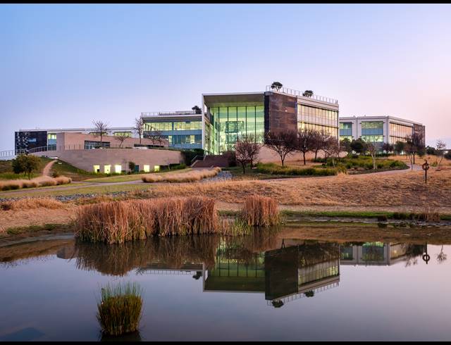 1,750M² OFFICE TO LET IN WATERFALL